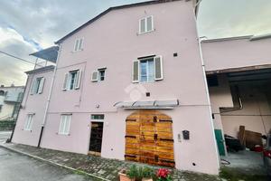 CASA INDIPENDENTE A PESCIA