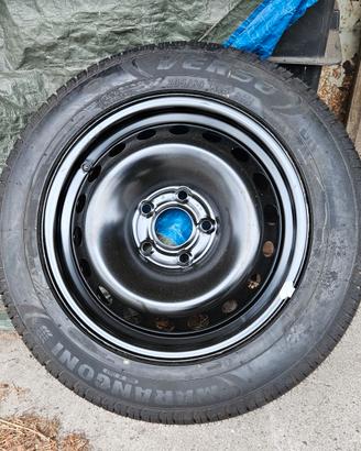 Ruote con pneumatici 205/60 R16 96H