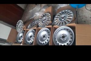 Cerchi in ferro da 15 fiat punto evo compresi copr