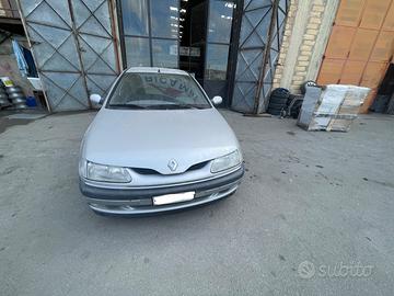 Ricambi Renault Laguna 1.8 benz 93cv del 1995