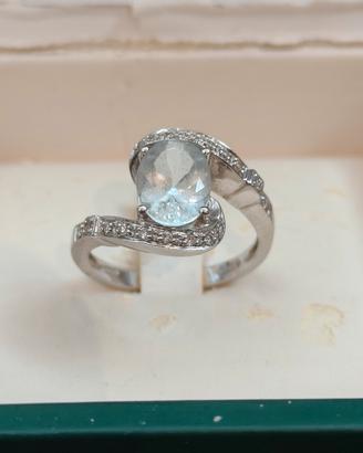 anello oro bianco diamanti e acquamarina 