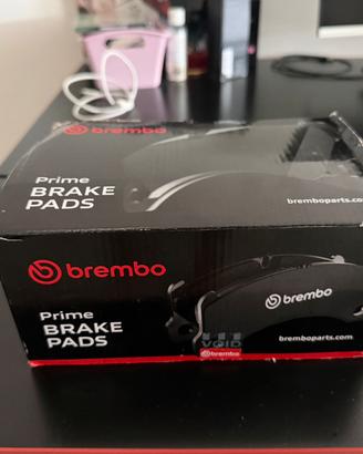 Set Pastiglie freni anteriori brembo P06099