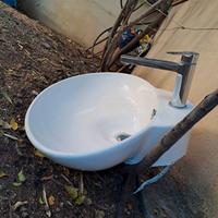 Lavandino in ceramica