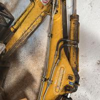 Retro escavatore \ carro uva