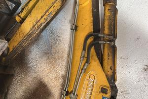 Retro escavatore \ carro uva