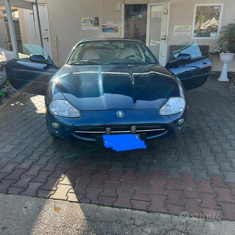 Jaguar xk8