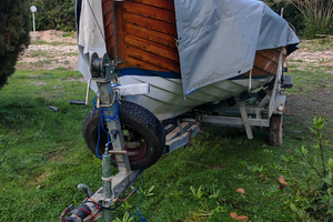 Carrello rimorchio per barca