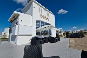 Bar in posizione strategica