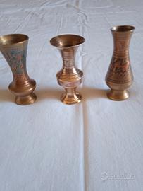 Vasetti (3pz. + sorpresa omaggio) in ottone indian
