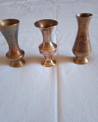 Vasetti (3pz. + sorpresa omaggio) in ottone indian