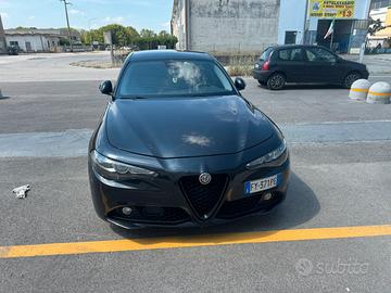 Alfa Romeo Giulia 2.2 Turbo Diesel 136 CV