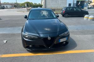Alfa Romeo Giulia 2.2 Turbo Diesel 136 CV
