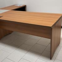 Scrivania e cassettiera