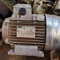 Motore elettrico trifase