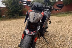 KTM DUKE 790