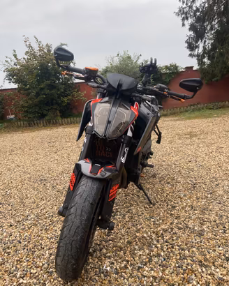 KTM DUKE 790