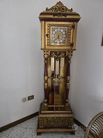 Orologio a pendolo da pavimento stile Impero – NON