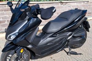 Honda Forza 350