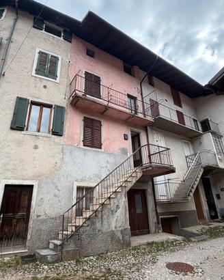 Vallarsa- Porzione di casa