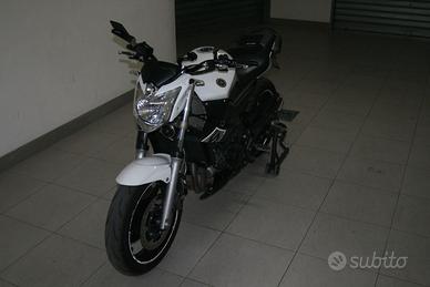 Yamaha XJ6 depotenziata a libretto