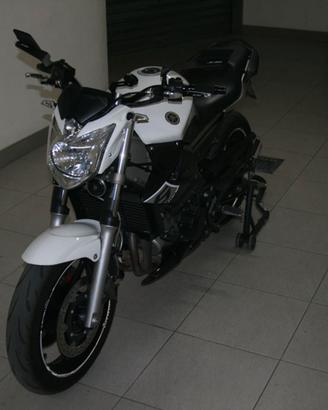 Yamaha XJ6 depotenziata a libretto