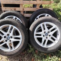 Cerchi e gomme Toyota 215 60 17 