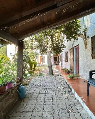 CASA SEMINDIPENDENTE A SAVONA