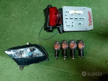 porta targa faro  frecce 