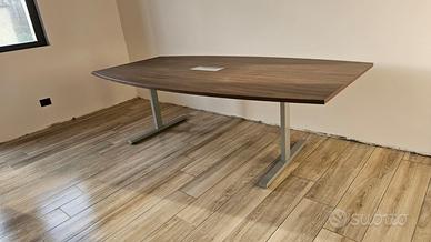 Tavolo da conferenze