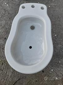 bidet in ceramica bianca marca pozzi