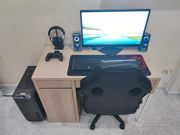 PC fisso Gaming, monitor, cuffie, sedia etc..
