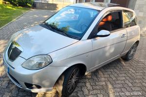 Lancia Y Ypsilon 1.4 16v Oro Giallo