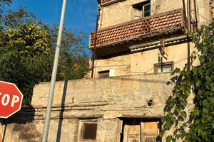 Rustico su tre livelli