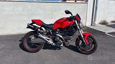 Ducati Monster 696