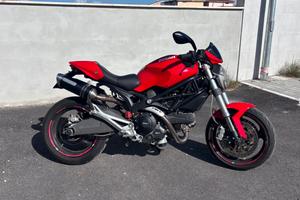 Ducati Monster 696