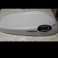 Bilancia pesa neonati