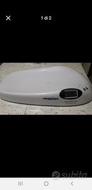 Bilancia pesa neonati