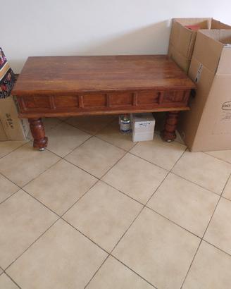 tavolo basso con rotelle in legno massello