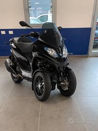 Piaggio MP3 300 DEEP BLACK