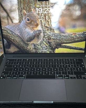 Apple MacBook Air 13"  M3 (2024) - Grigio siderale