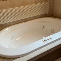 Vasca idromassaggio jacuzzi