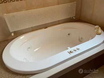 Vasca idromassaggio jacuzzi