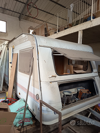 Roulotte con documentazione in regila