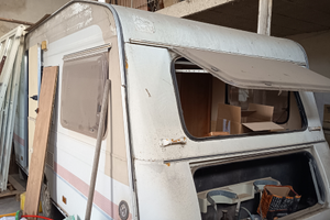 Roulotte con documentazione in regila