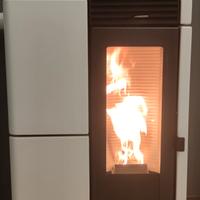 Stufa a pellet Ravelli