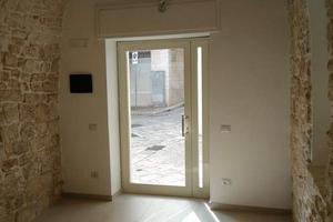 Castellana locale commerciale