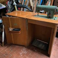 Macchina per cucire vintage BORLETTI