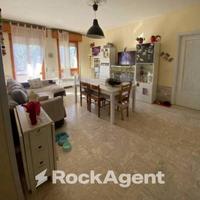 BORGO VAL DI TARO (PR) - TRILOCALE CON BALCONE E G