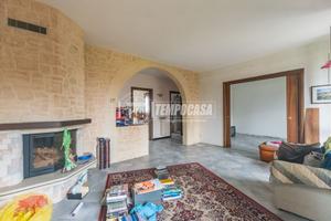 Tre locali, Via Marconi 19