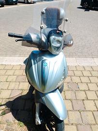 Beverly 350